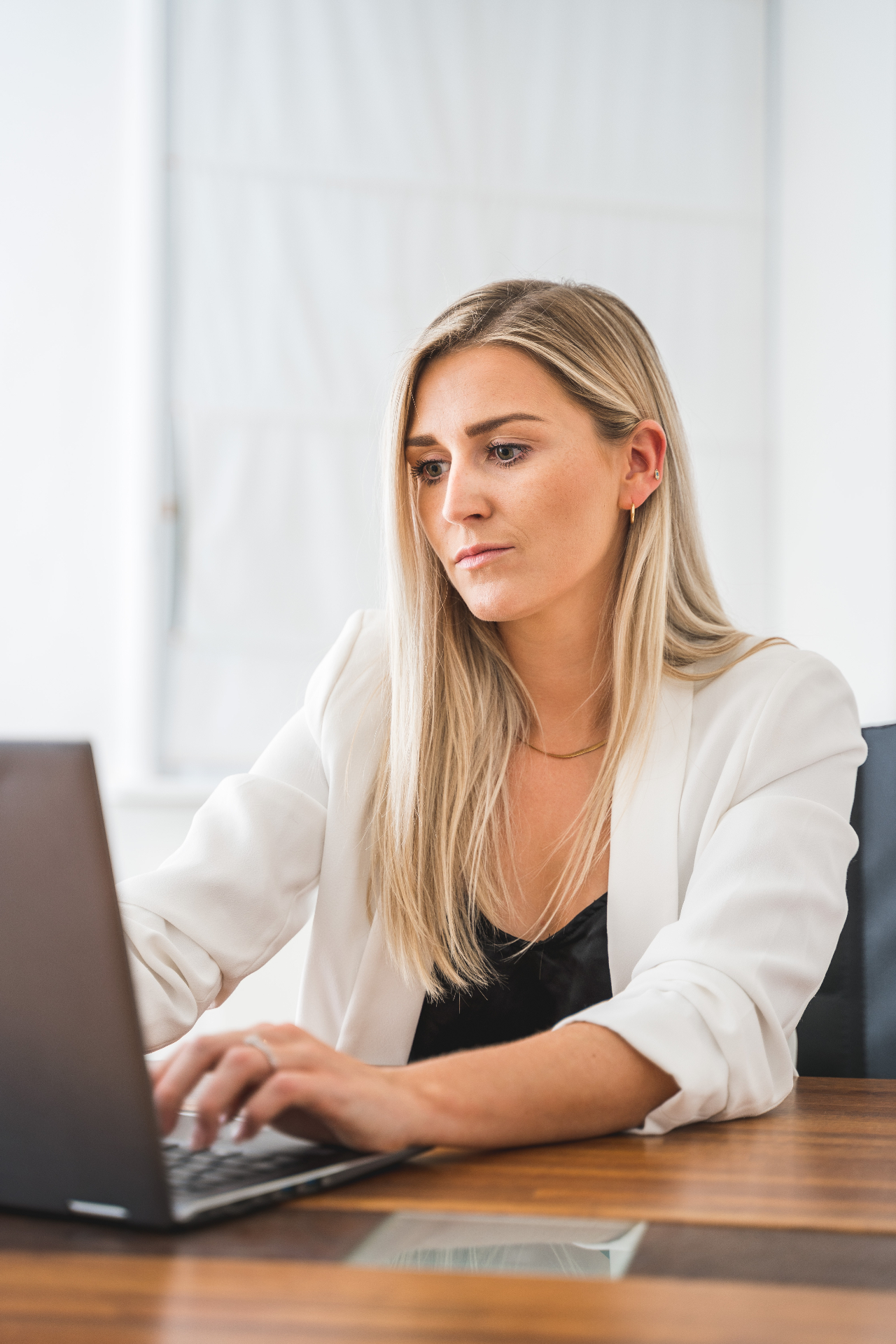 Mr. Chanel Ribas Colomar en Mr. Peter-Jan De Meulenaere aan het werk bij Beboet.be